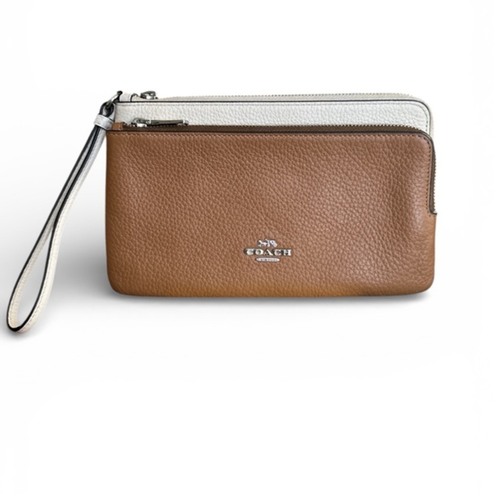 ✨ Coach Colorblock Pebbled Leather Double Zip Wristlet – Brown & Chalk